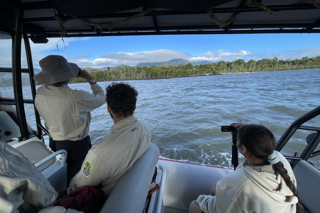 CAFNEC Volunteers, EarthWatch Australia, and Girringun Aboriginal Corporation teaming up to monitor Hinchinbrook Channel. Photo Credits: CAFNEC and EarthWatch Australia