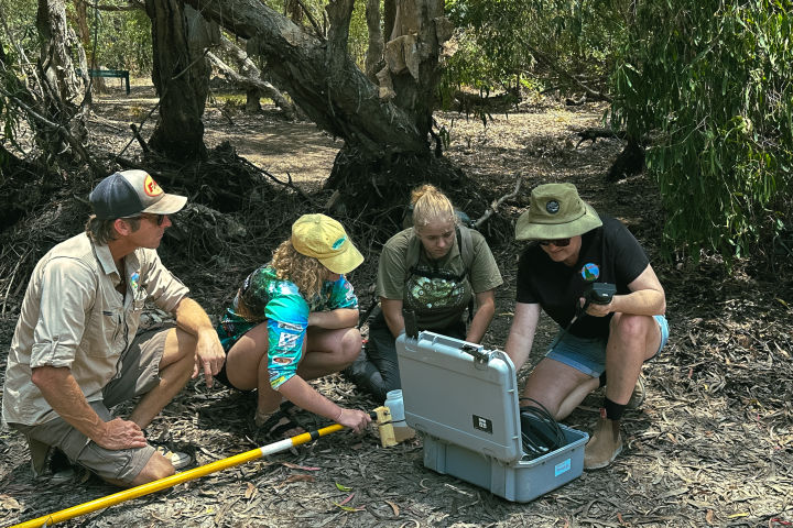 Denis, Sienna, Harriot and Jessie prepare their water quality testing equipment. Credit: Ben and Di